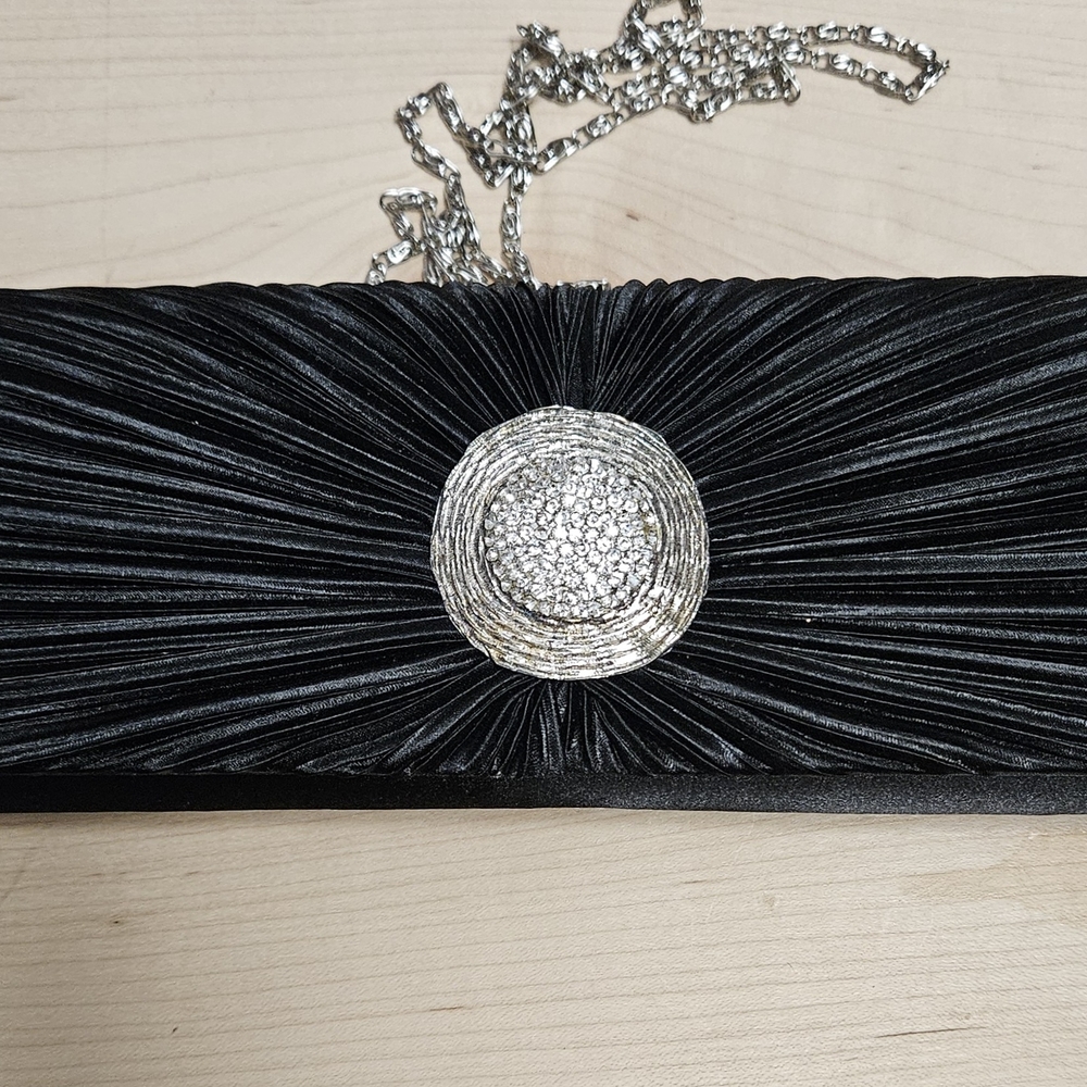 J Francis Front Flap Evening Clutch Purse w/Detactable Chain Strap NWOT